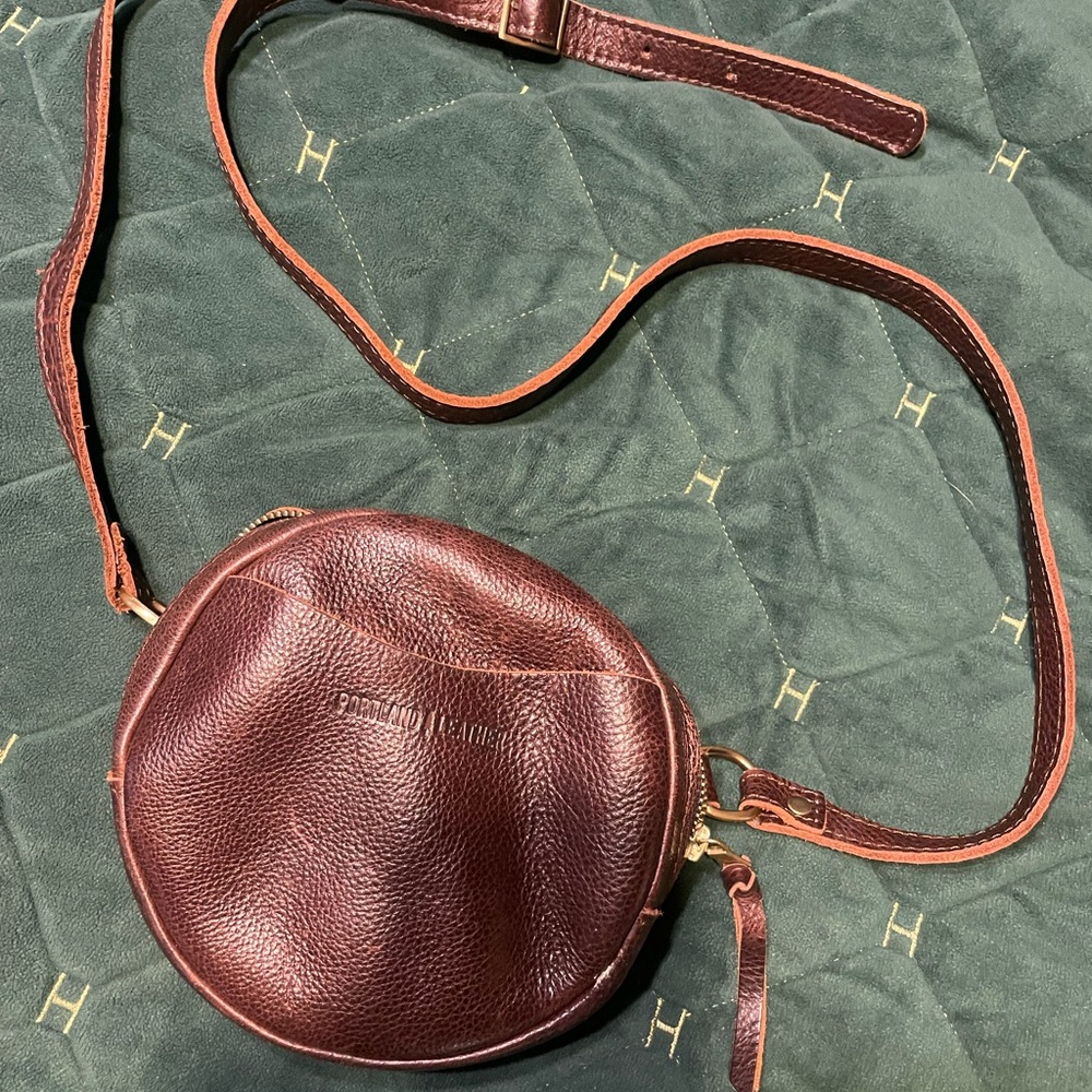 Portland, leather Crossbody
